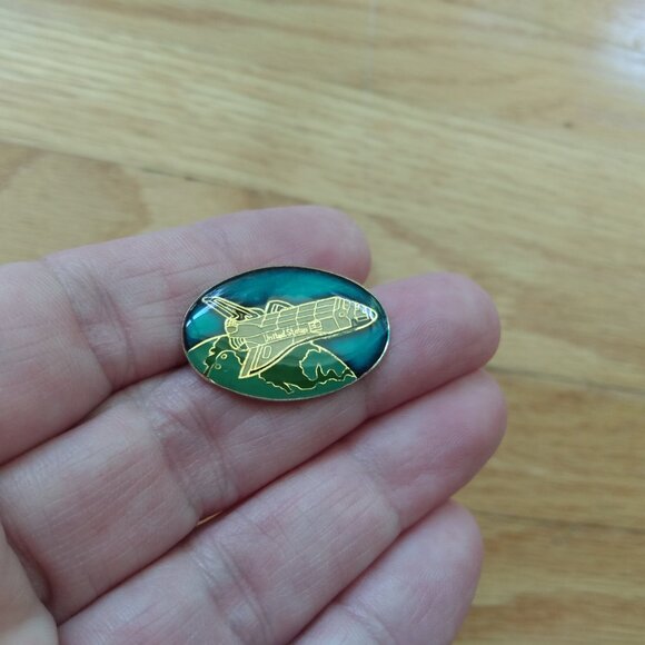 Vintage NASA Space Shuttle Pins Lot of 3 Tie Tacks Hat Lapel Johnson Center - Picture 11 of 13